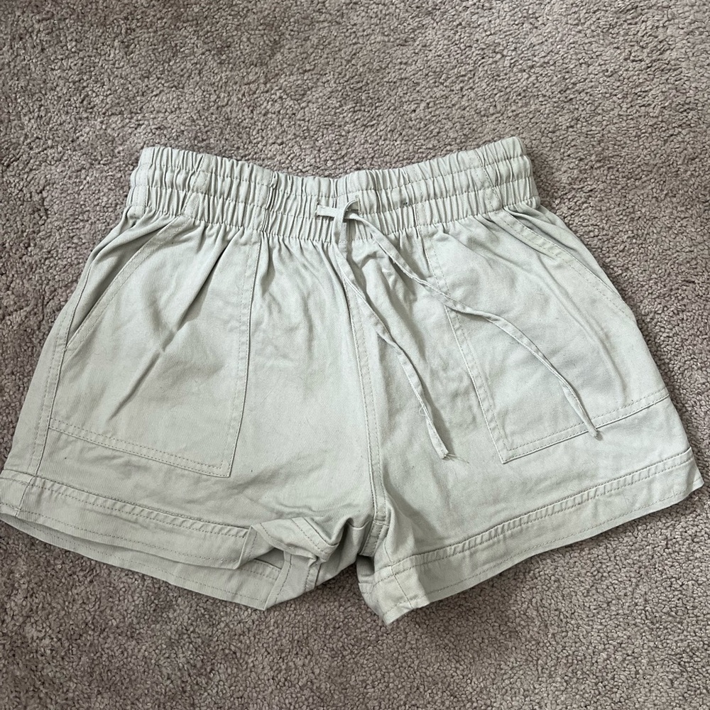 Forever 21 high waisted light greenish/cream shorts